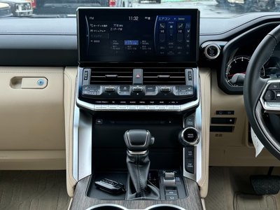 2024 Toyota LAND CRUISER 300 thumbnail 18