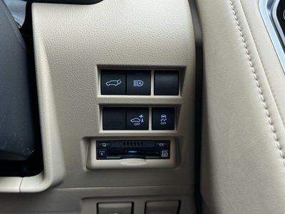 2024 Toyota LAND CRUISER 300 thumbnail 45