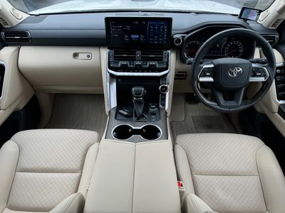 2024 Toyota LAND CRUISER 300 photo 16