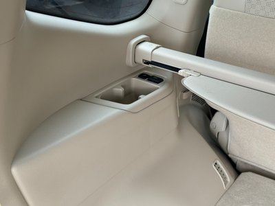 2024 Toyota LAND CRUISER 300 thumbnail 38