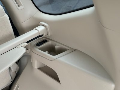 2024 Toyota LAND CRUISER 300 thumbnail 37