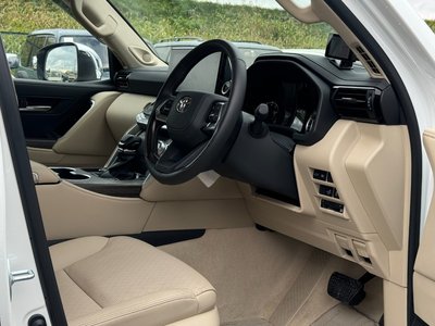 2024 Toyota LAND CRUISER 300 thumbnail 20