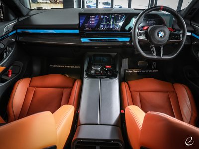 2025 BMW M5 TOURING photo 3