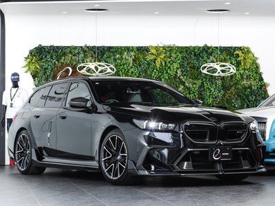 2025 BMW M5 TOURING photo 1