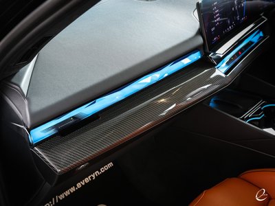 2025 BMW M5 TOURING photo 11