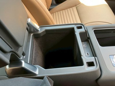 2025 LAND Rover DISCOVERY thumbnail 37