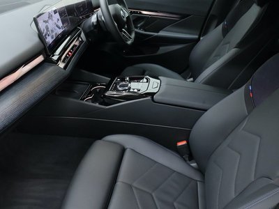 2025 BMW 5 SERIES TOURING 照片 13