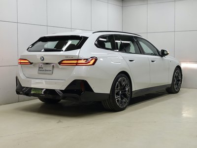 2025 BMW 5 SERIES TOURING 照片 2