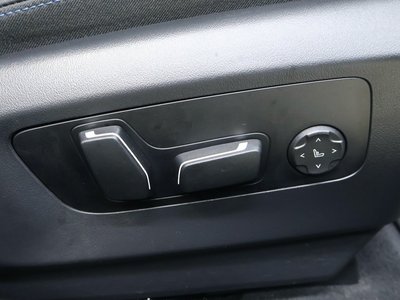 2025 BMW 5 SERIES TOURING thumbnail 33