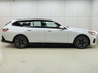 2025 BMW 5 SERIES TOURING 照片 8