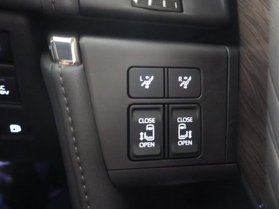 صورة 26 لـ 2023 Toyota ALPHARD