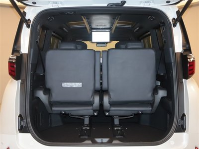 صورة 34 لـ 2023 Toyota ALPHARD