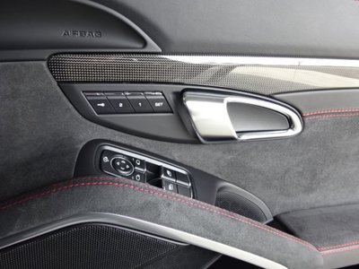 2016 Porsche BOXSTER thumbnail 28