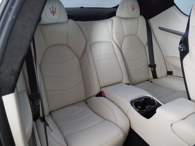 صورة مصغرة 7 لـ 2015 Maserati GRANTURISMO