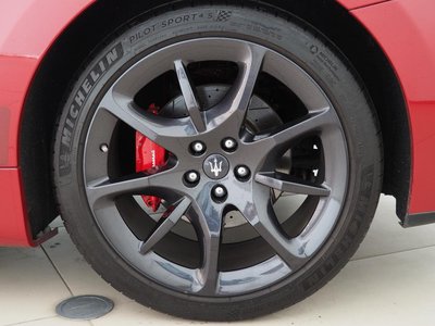 صورة مصغرة 32 لـ 2015 Maserati GRANTURISMO