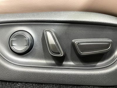 2025 Lexus LBX thumbnail 56