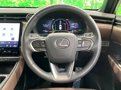 2025 Lexus LBX photo 13