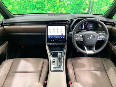 2025 Lexus LBX photo 2