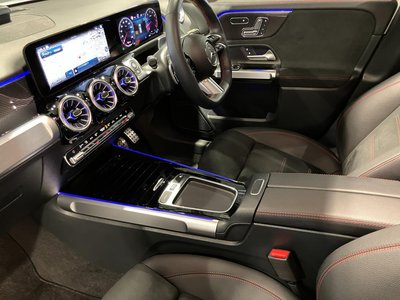 2025 Mercedes-BENZ GLB thumbnail 39