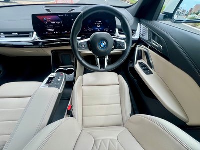 2025 BMW IX2 缩略图 22