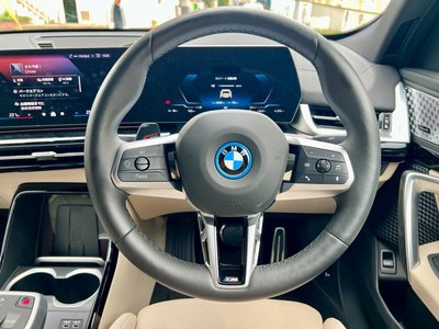 2025 BMW IX2 缩略图 12