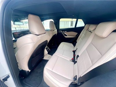 2025 BMW IX2 缩略图 18
