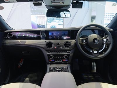 2025 ROLLS-ROYCE SPECTRE — миниатюра 11