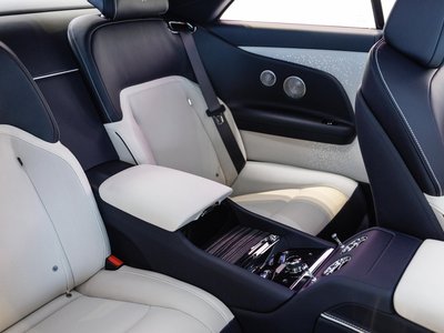 2025 ROLLS-ROYCE SPECTRE — миниатюра 15
