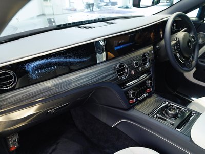 2025 ROLLS-ROYCE SPECTRE — миниатюра 12