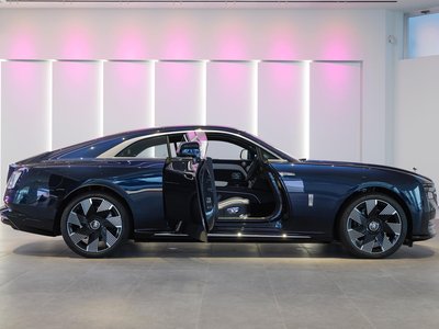2025 ROLLS-ROYCE SPECTRE — миниатюра 9