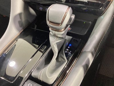 صورة 68 لـ 2023 Toyota ALPHARD