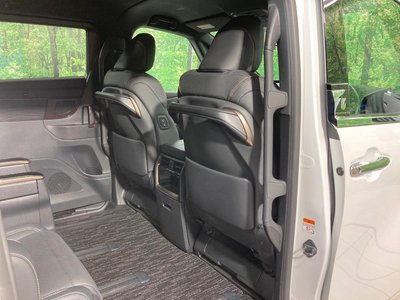 صورة 76 لـ 2023 Toyota ALPHARD
