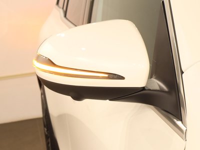 2026 Mercedes-BENZ GLB photo 13