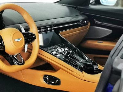 2024 Aston Martin DB12 — фото 13