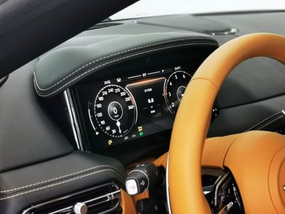 2024 Aston Martin DB12 — фото 11