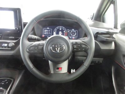 صورة 9 لـ 2025 Toyota GR COROLLA