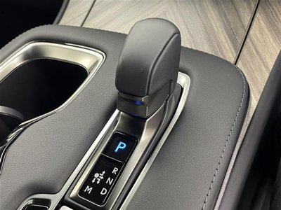 صورة 25 لـ 2024 Lexus LM