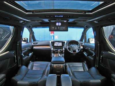 صورة 32 لـ 2015 Toyota ALPHARD