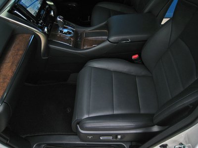 صورة 63 لـ 2015 Toyota ALPHARD