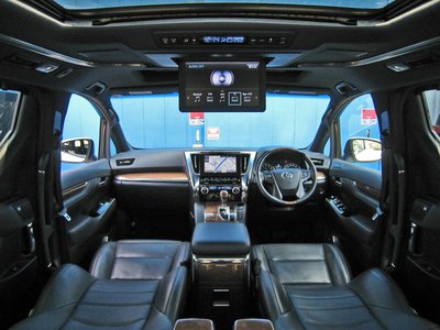 صورة 33 لـ 2015 Toyota ALPHARD