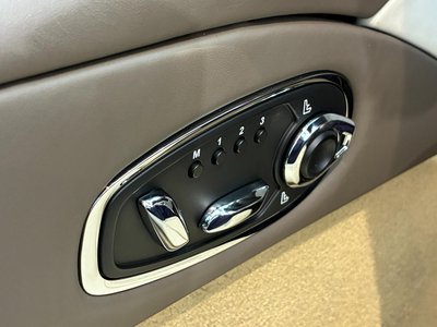 صورة مصغرة 33 لـ 2023 Aston Martin DB11 VOLANTE