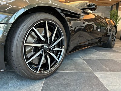 صورة مصغرة 17 لـ 2023 Aston Martin DB11 VOLANTE