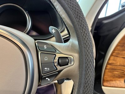 صورة مصغرة 24 لـ 2023 Aston Martin DB11 VOLANTE