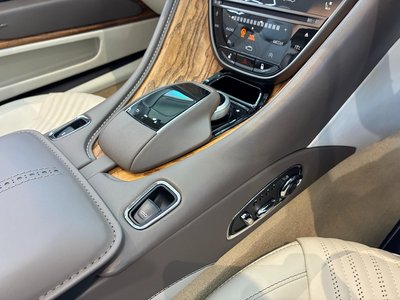 صورة مصغرة 32 لـ 2023 Aston Martin DB11 VOLANTE