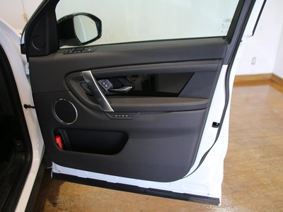 2025 LAND Rover DISCOVERY SPORT photo 14