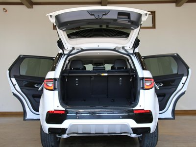 2025 LAND Rover DISCOVERY SPORT photo 9
