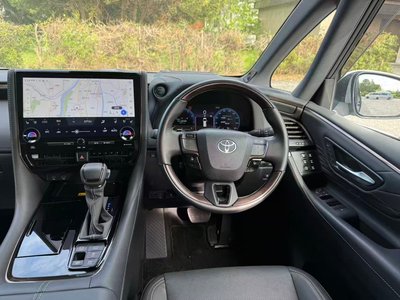 صورة 12 لـ 2025 Toyota ALPHARD
