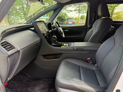 صورة 20 لـ 2025 Toyota ALPHARD
