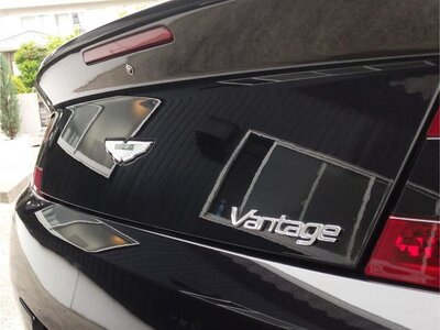 صورة 8 لـ 2010 Aston Martin V8 VANTAGE ROADSTER