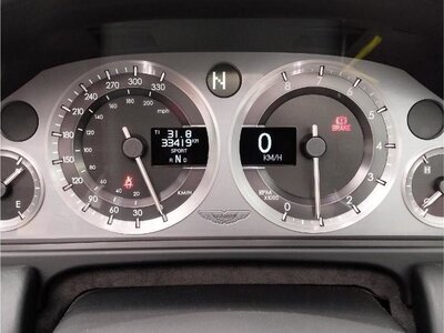 صورة 27 لـ 2010 Aston Martin V8 VANTAGE ROADSTER